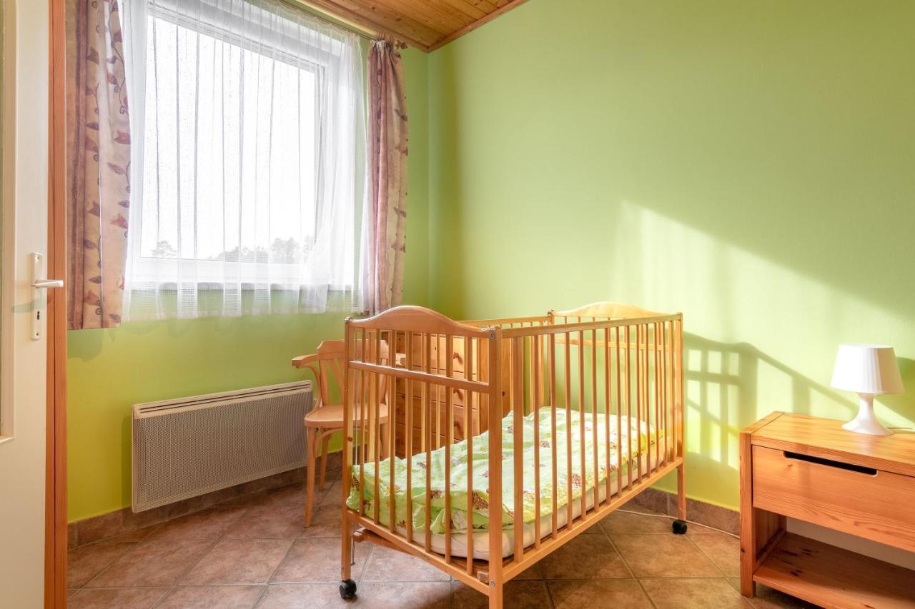Farma Slunecny Dvur Apartmany A Family Stany Strecha Pod Strechou Hermanuv Mestec 외부 사진